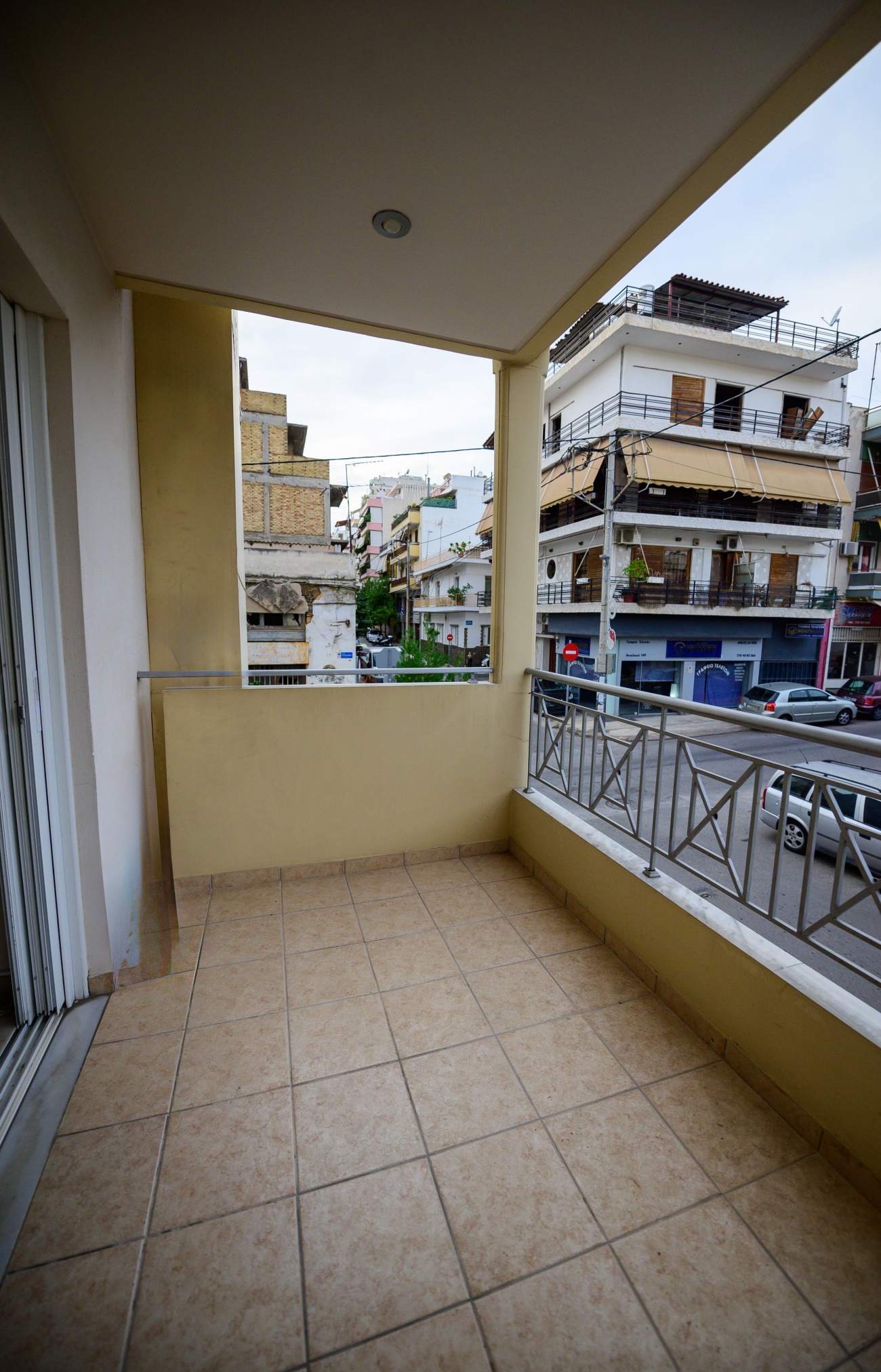 Ένα κομψό διαμέρισμα για πώληση στον Πειραιά: Η νέα προοπτική επένδυσης
