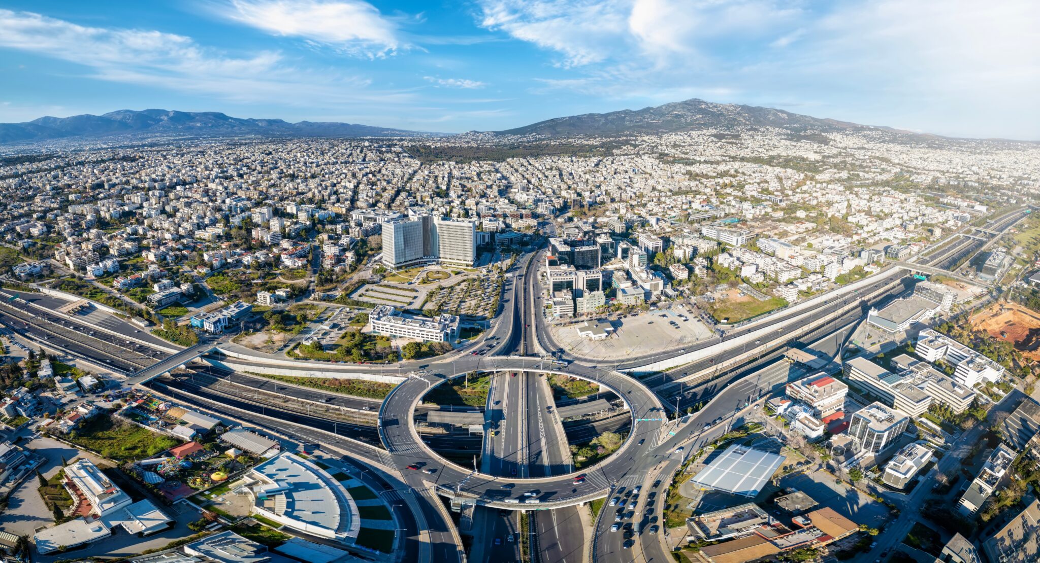 Νέες επενδύσεις στο κέντρο της Αθήνας και τον Παρνασσό: Αναβάθμιση και ανανέωση από τη Λάμψα και τη Regency
