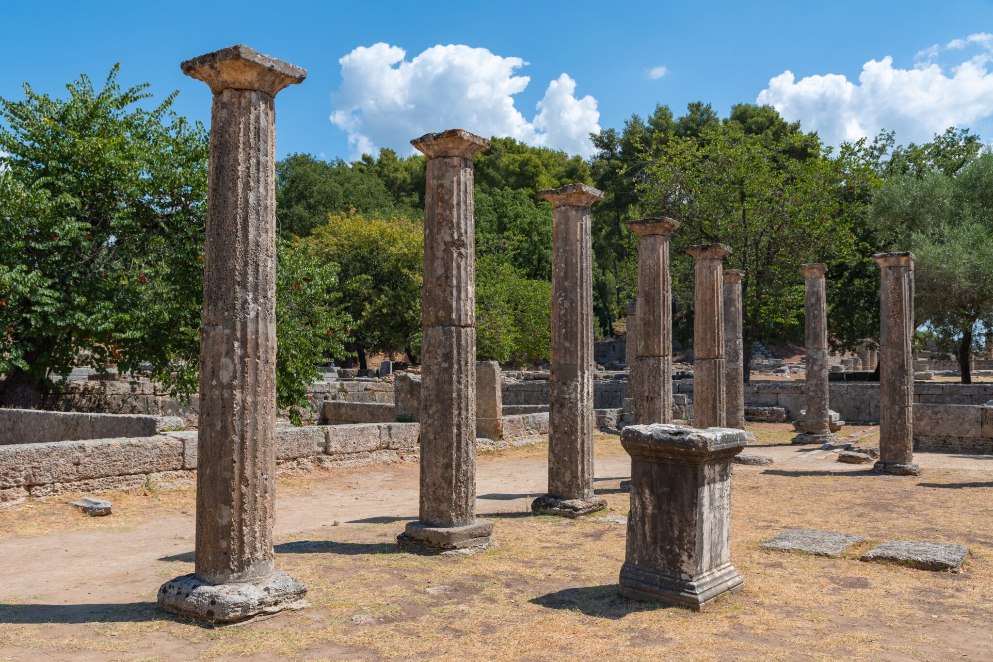 Ταξιδεύοντας απόλαυση στην μαγευτική αρχαία Ολυμπία με τέσσερις τροχούς
